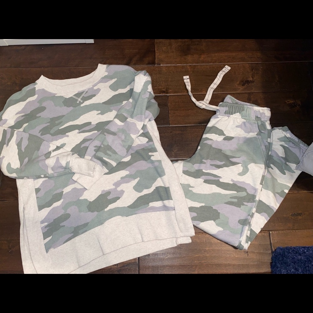Aerie Camo Sweatsuit